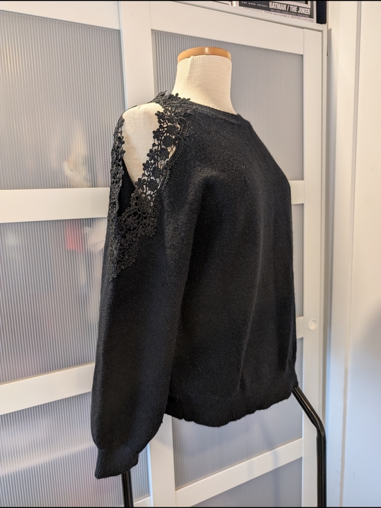 Sweet Lovely By Jen Sweaters - Black Women's Cold-Shoulder Knit Sweater